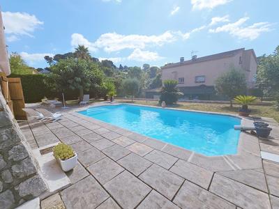 Maison traditionnelle - 112 m² - 4 pièces