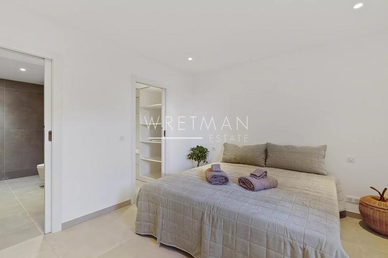 Maison - 243 m² - 6 pièces