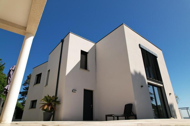 Maison - 226 m² - 6 pièces