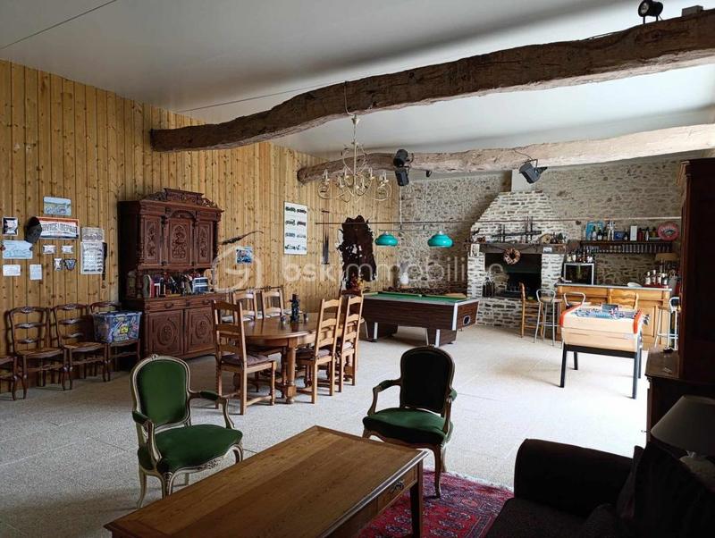 Maison en pierre - 299 m² - 8 pièces