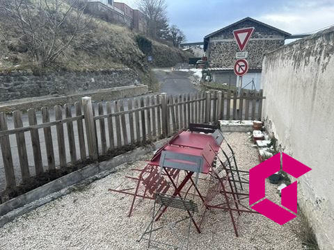 Maison - 102 m² - 4 pièces