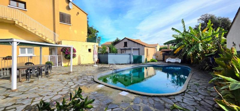 Maison - 170 m² - 8 pièces