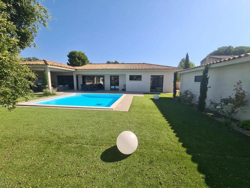 Maison - 200 m² - 7 pièces