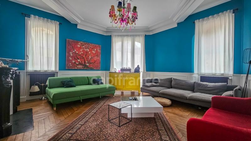 Maison de maîtres - 225 m² - 10 pièces