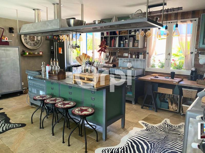 Villa - 204 m² - 5 pièces