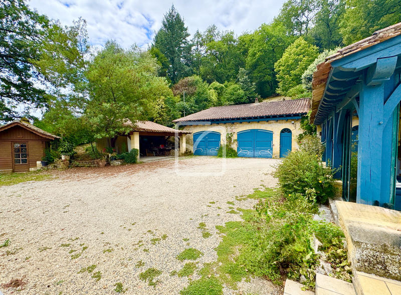 Maison - 336 m² - 12 pièces