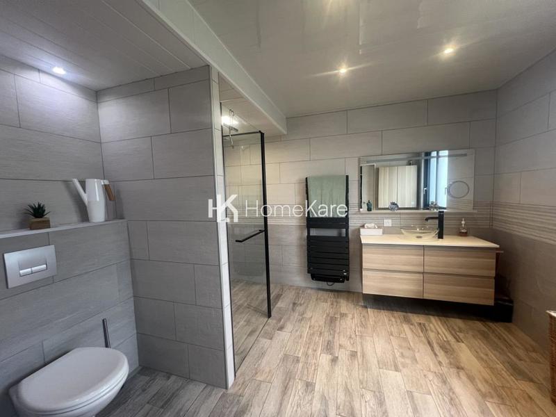 Maison - 280 m² - 9 pièces