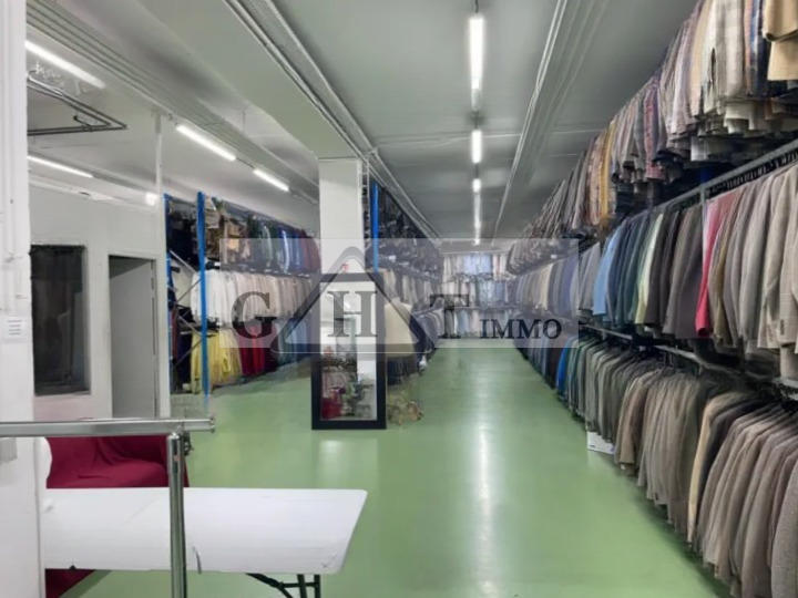 Entrepôt - 4 050 m²