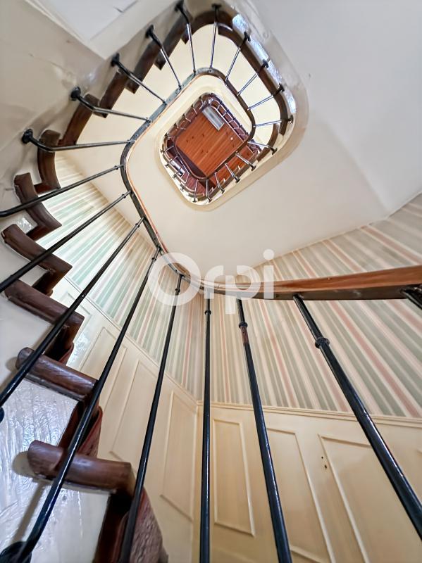 Maison - 314 m² - 10 pièces