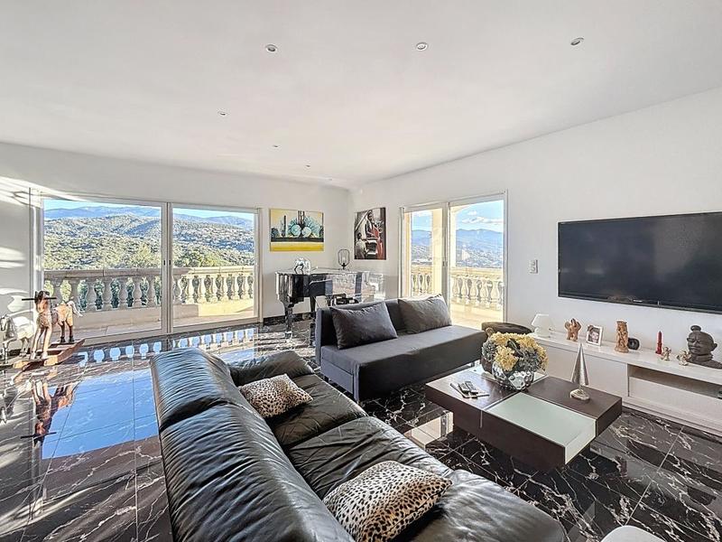 Villa - 196 m² - 4 pièces