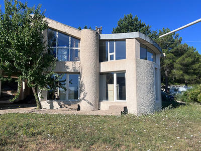 Maison - 145 m² - 5 pièces