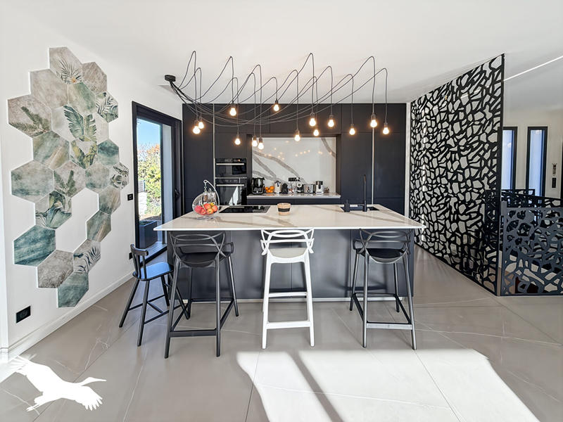 Maison - 350 m² - 12 pièces