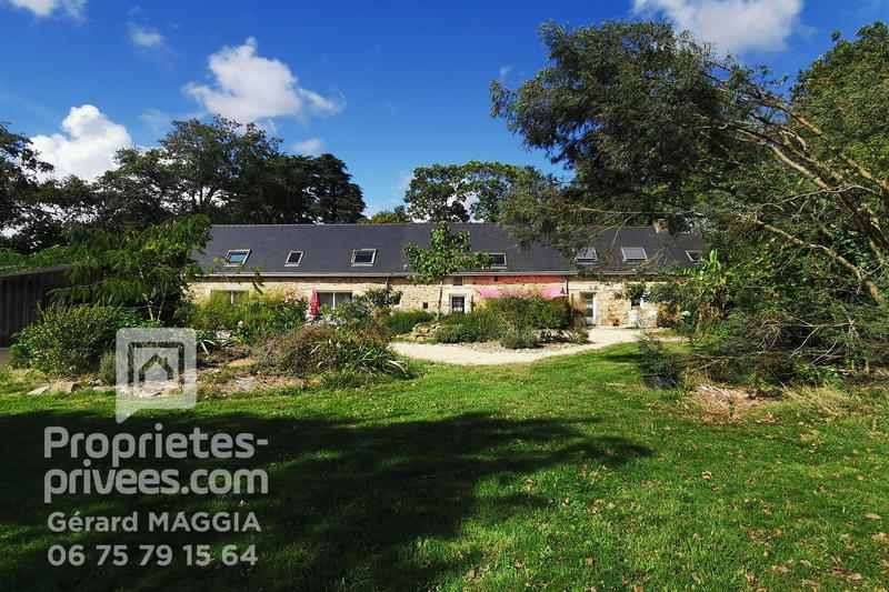 Demeure - 350 m² - 14 pièces