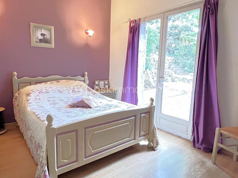 Maison traditionnelle - 151 m² - 5 pièces