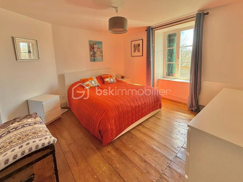 Maison en pierre - 220 m² - 7 pièces