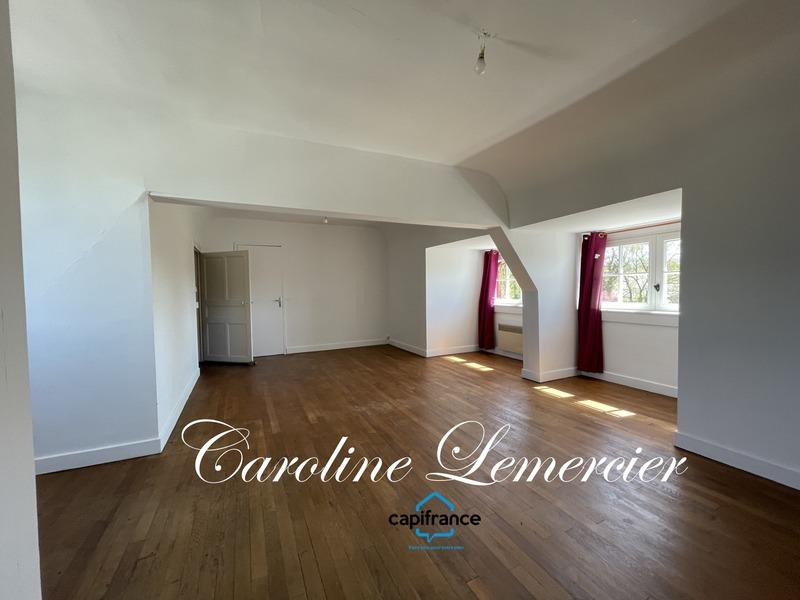 Maison - 245 m² - 8 pièces