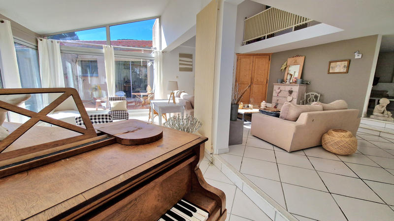 Villa - 200 m² - 5 pièces