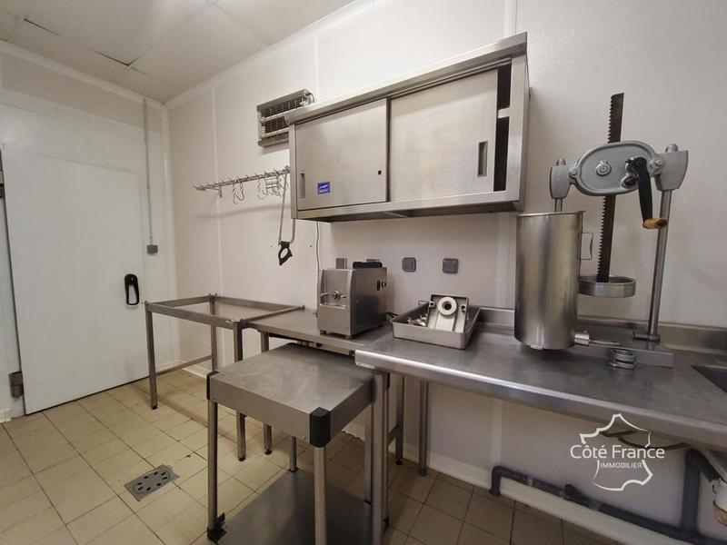 Local d'activité / Entrepôt - 208 m²