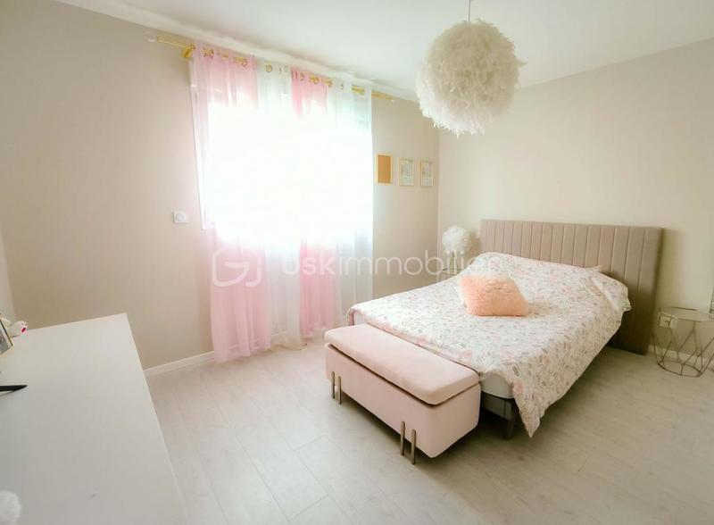 Maison - 180 m² - 6 pièces