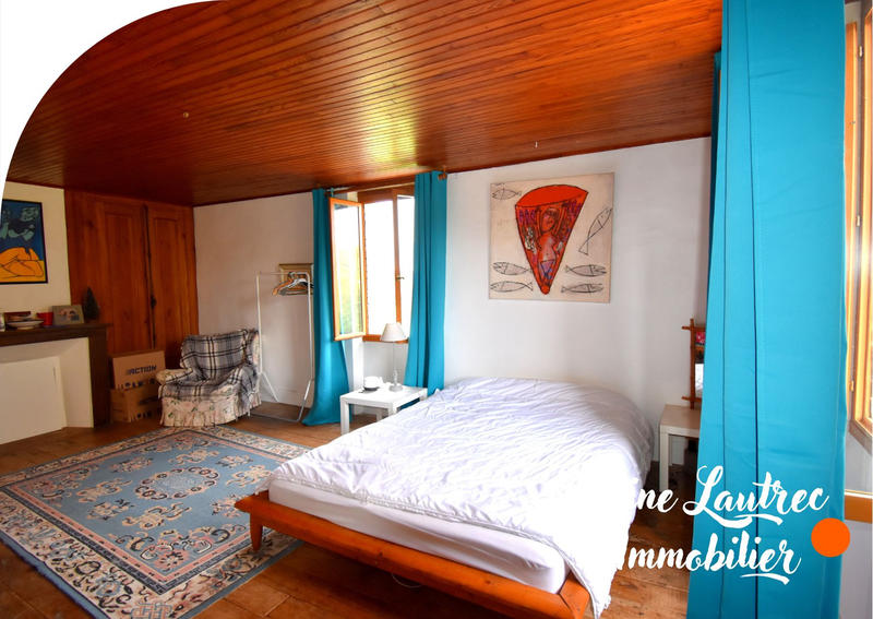 Propriété - 270 m² - 7 pièces