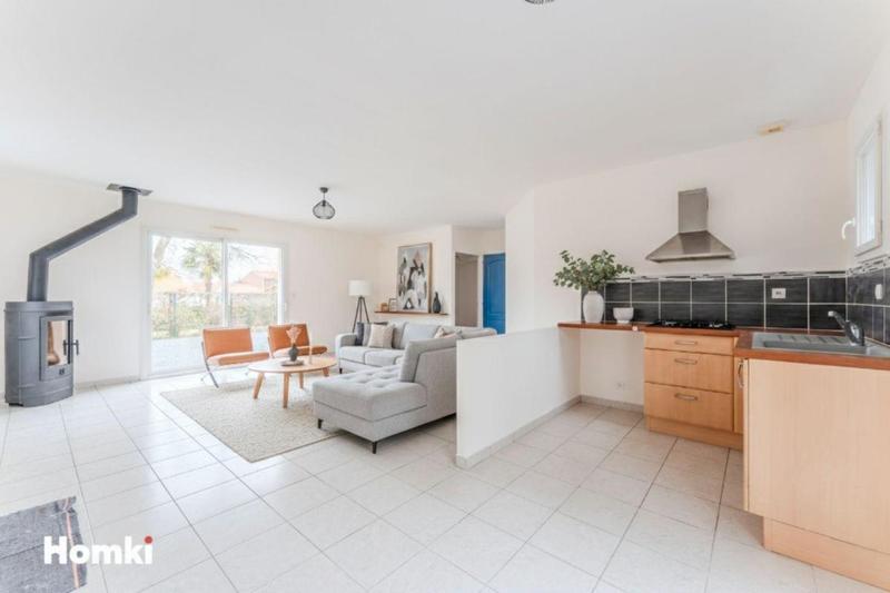 Maison - 215 m² - 8 pièces