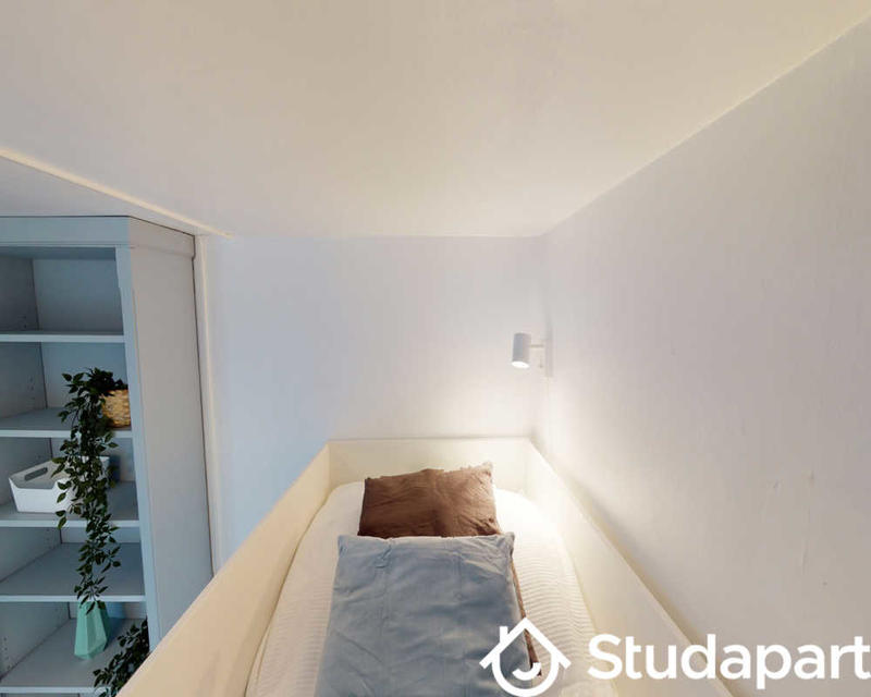 Chambre - 80 m² - 1 pièce