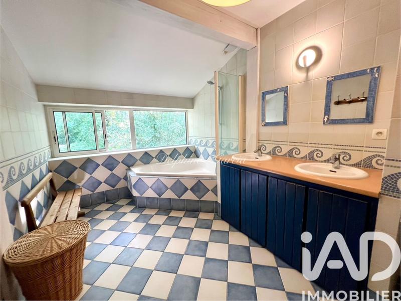 Maison de maîtres - 235 m² - 7 pièces