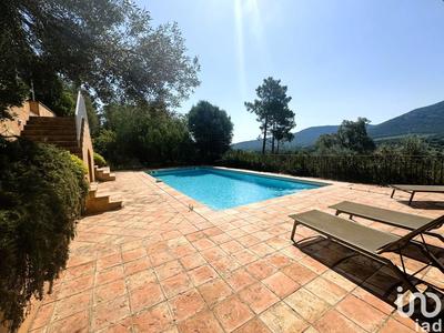 Maison - 185 m² - 5 pièces