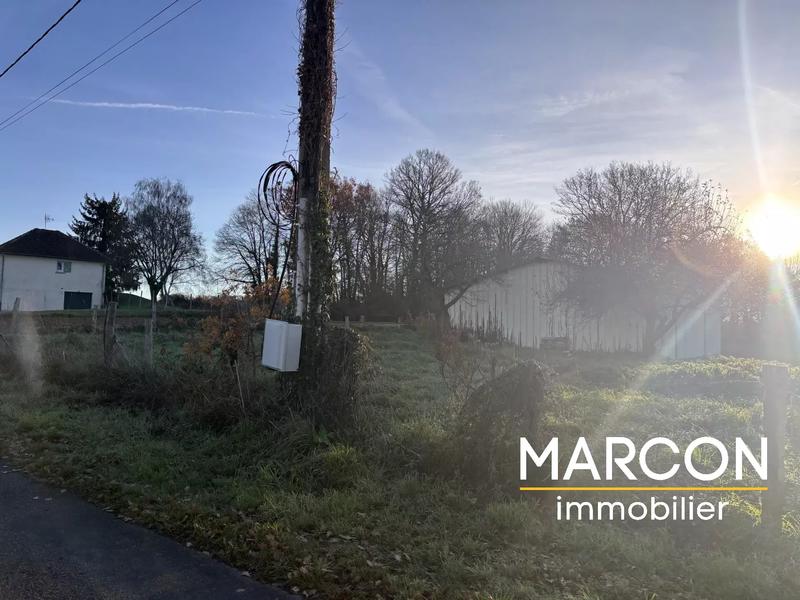 Terrain constructible - 1 000 m²