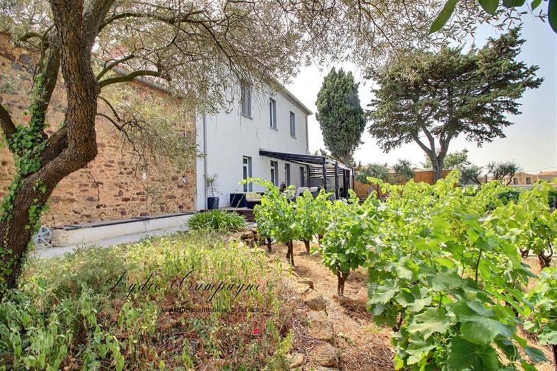 Demeure - 305 m² - 11 pièces