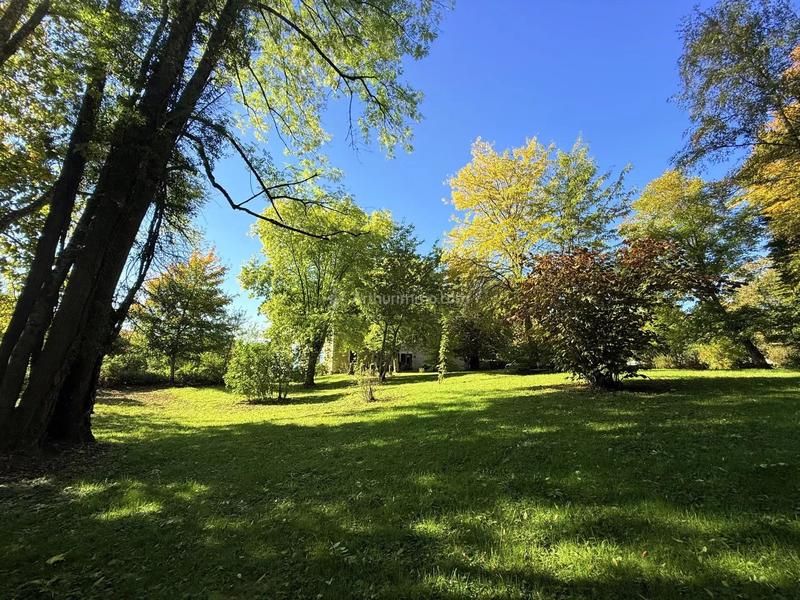 Maison - 450 m² - 14 pièces