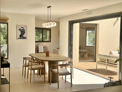 Villa - 167 m² - 6 pièces