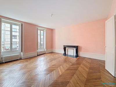 Appartement - 225 m² - 6 pièces