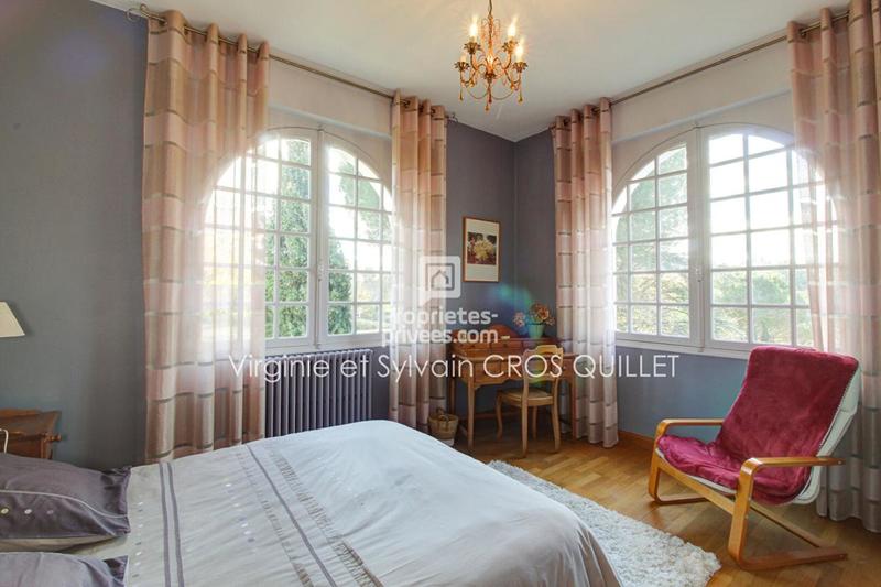 Maison - 215 m² - 8 pièces