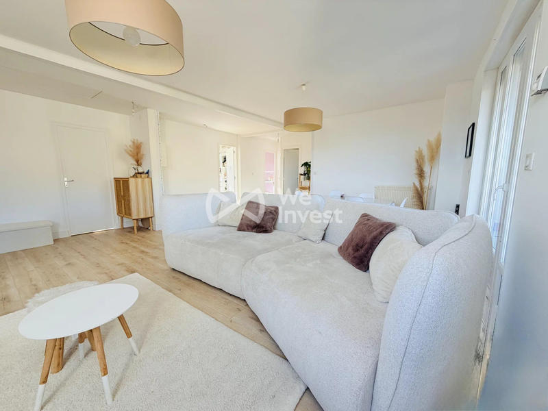 Maison - 182 m² - 9 pièces