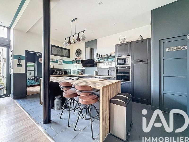 Maison - 247 m² - 10 pièces