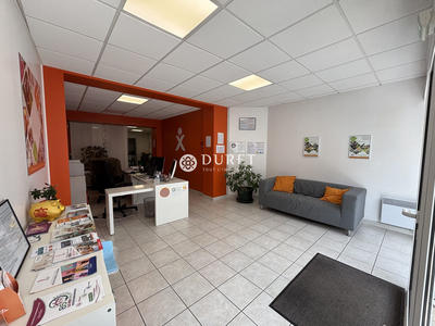 Local commercial - 90 m² - 4 pièces