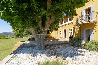 Propriété - 550 m² - 11 pièces