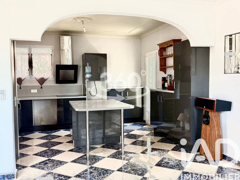 Maison - 177 m² - 7 pièces