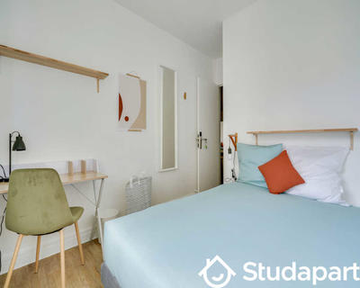 Chambre - 130 m² - 1 pièce