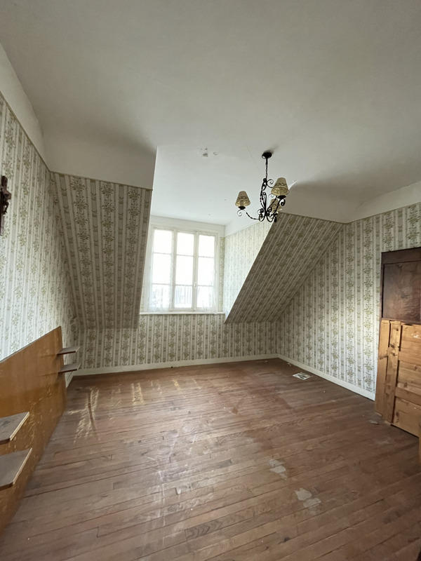 Maison - 115 m² - 9 pièces