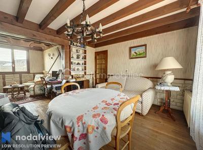 Maison - 95 m² - 5 pièces