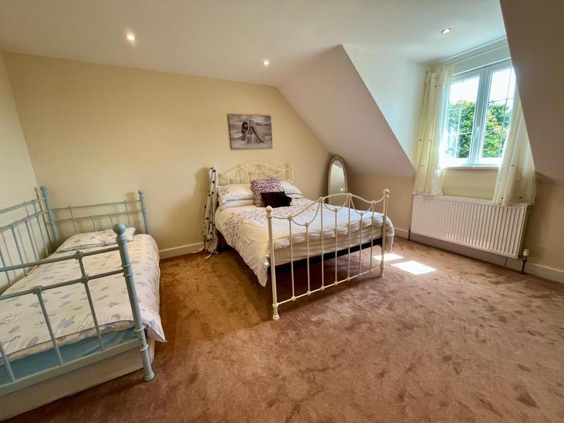 Maison - 284 m² - 8 pièces