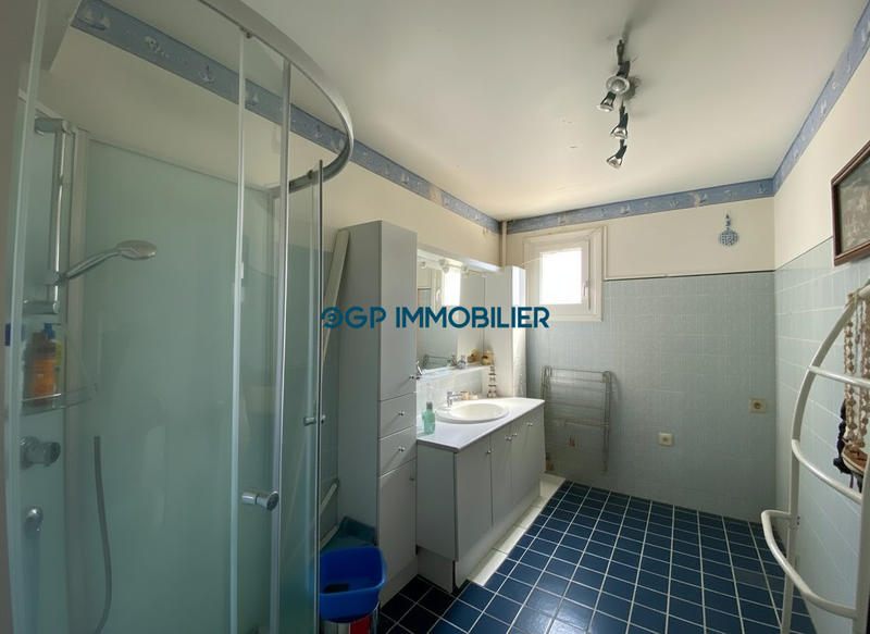 Maison - 180 m² - 6 pièces