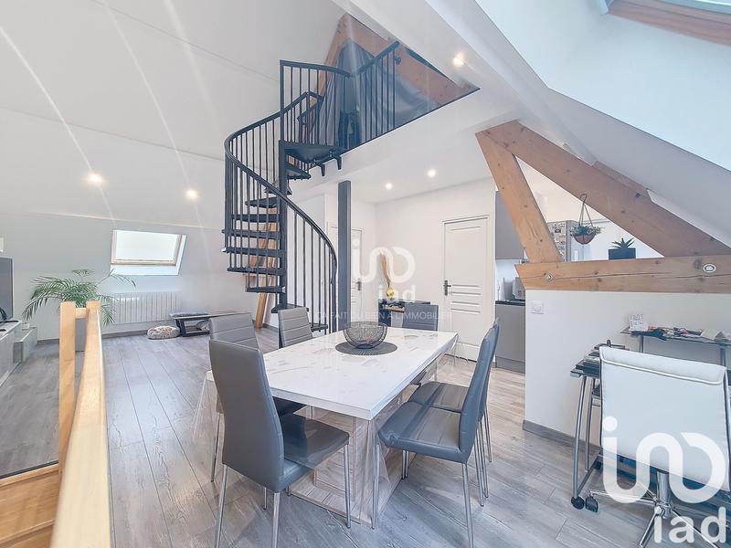 Maison - 240 m² - 8 pièces