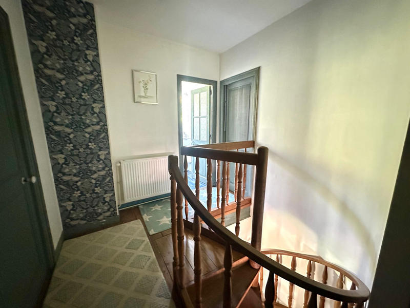 Maison - 180 m² - 9 pièces