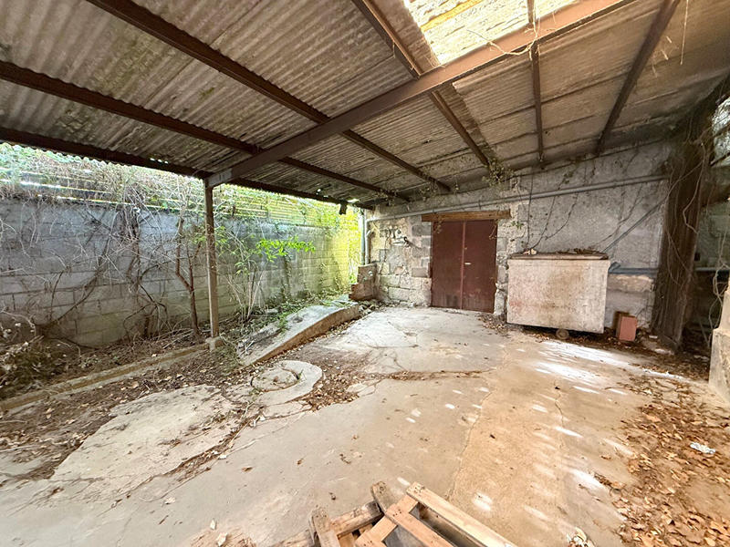 Maison - 230 m² - 1 pièce