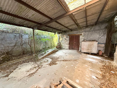 Maison - 230 m² - 1 pièce