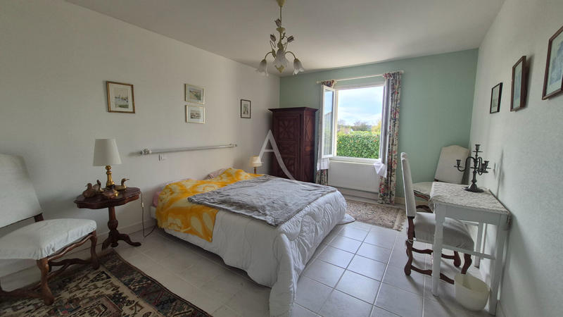 Maison - 247 m² - 8 pièces