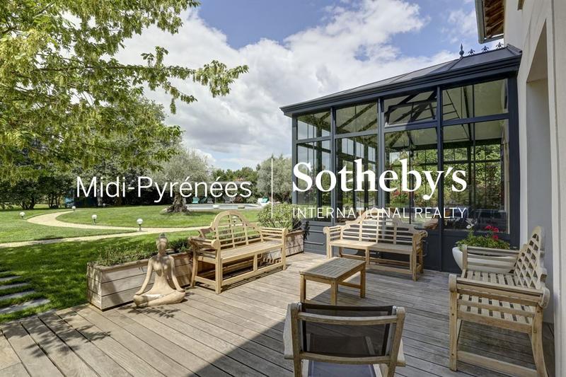 Maison - 542 m² - 15 pièces